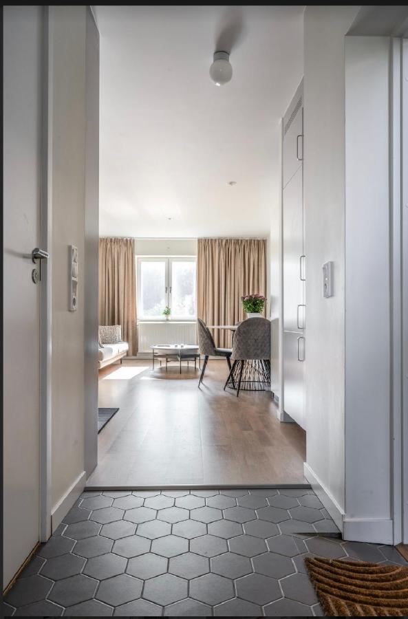 Central Apartment 5Min Drive To The Airport. Stockholm Eksteriør bilde